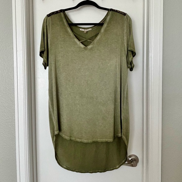 Seven7 • Sage Green Crisscross V-Neck Top, High-Low Hem, Women’s Size Large - Picture 2 of 16